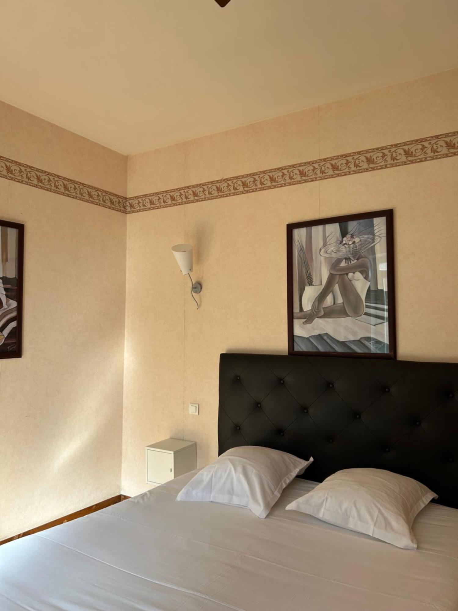 Hotel Des Ducs Невер Екстер'єр фото