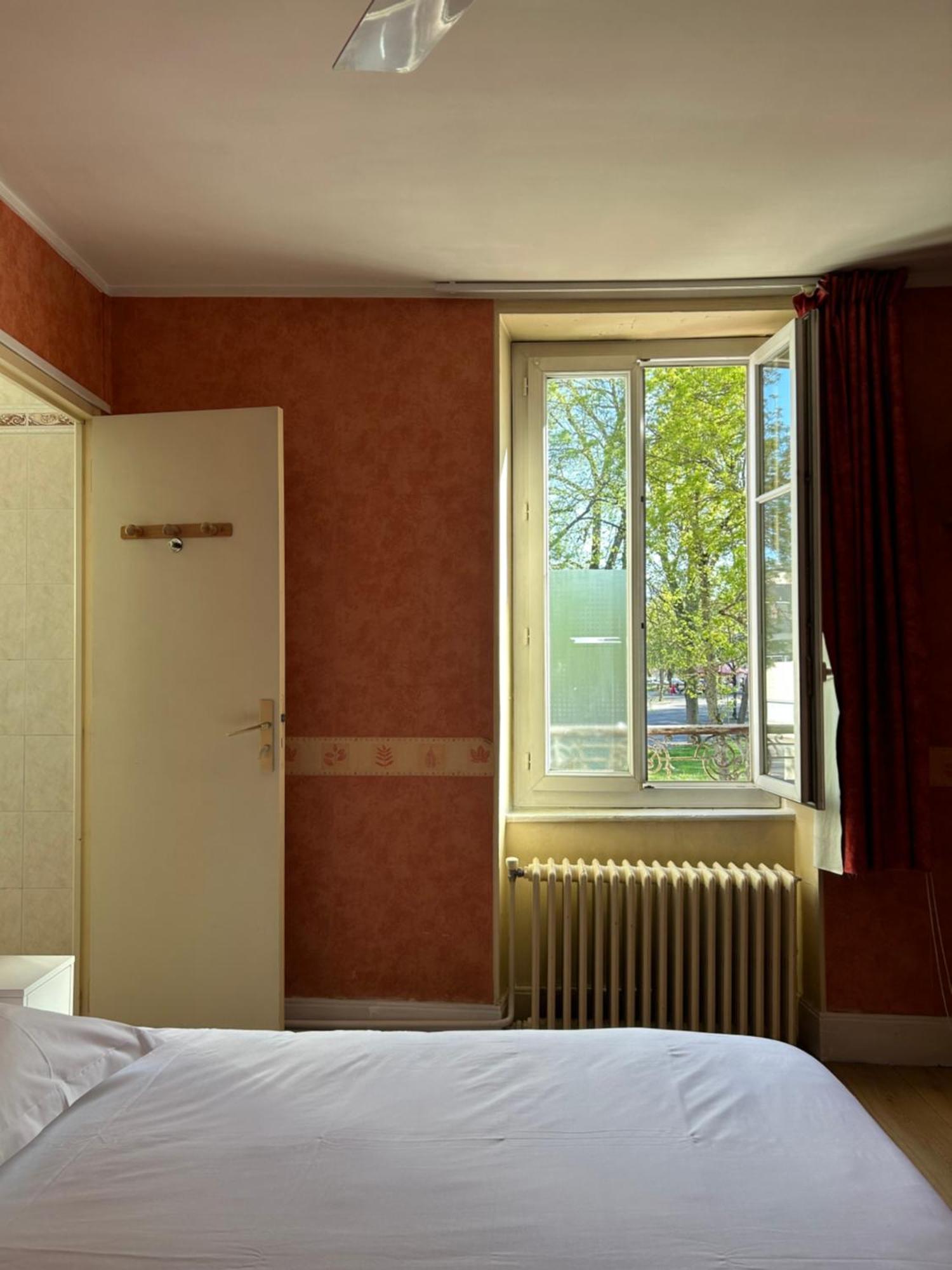 Hotel Des Ducs Невер Екстер'єр фото